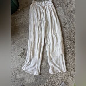 Aakaa White flowy Elastic-Waist Pants